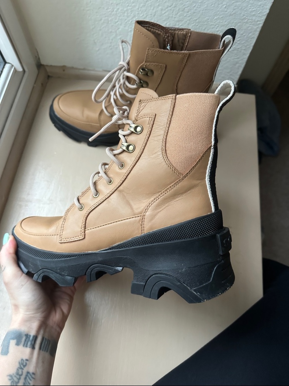 Sorel Brex Lace Up Boots- Womens size 9- Tan - Picture 5 of 16